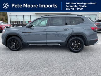 New 2025 Volkswagen Atlas Peak Edition SE image 1