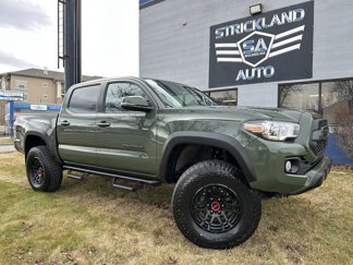 Used 2022 Toyota Tacoma TRD Off-Road image 1