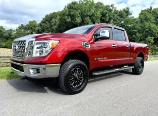 Used 2017 Nissan Titan SL image 1