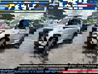 New 2025 Chevrolet Traverse RS w/ LPO, Floor Liner Package image 1