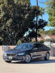 Used 2017 BMW 740i image 1