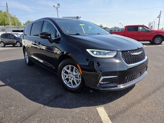 Used 2024 Chrysler Pacifica Touring-L image 1