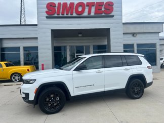 Used 2024 Jeep Grand Cherokee L Laredo image 1