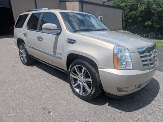 Used 2010 Cadillac Escalade Premium image 1