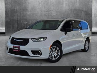 New 2025 Chrysler Pacifica Select image 1
