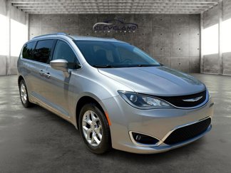 Used 2018 Chrysler Pacifica Touring-L Plus w/ Tire & Wheel Group image 1