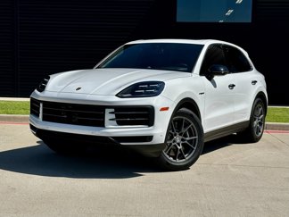 Certified 2025 Porsche Cayenne E-Hybrid image 1