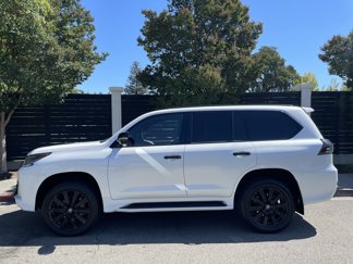 Used 2021 Lexus LX 570 4WD w/ 3rd Row & Luxury Pkg image 1