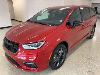 New 2026 Chrysler Pacifica Select image 1