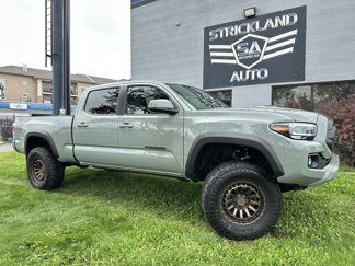 Used 2023 Toyota Tacoma TRD Off-Road image 1