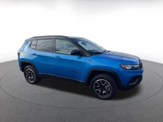 Used 2025 Jeep Compass Trailhawk video 2