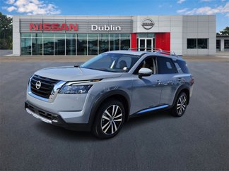 New 2025 Nissan Pathfinder Platinum image 1