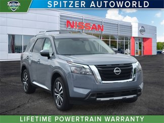New 2025 Nissan Pathfinder Platinum image 1