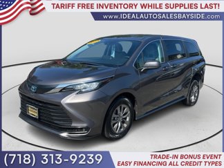 Used 2023 Toyota Sienna LE image 1