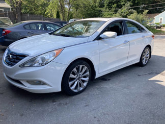Used 2013 Hyundai Sonata SE w/ Navigation & Sunroof Pkg image 1