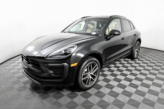Used 2025 Porsche Macan image 1