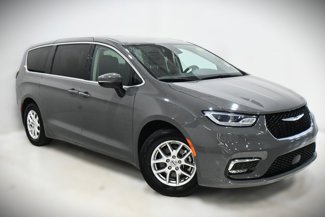 Used 2023 Chrysler Pacifica Touring-L image 1