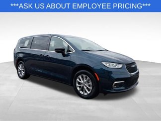 New 2025 Chrysler Pacifica Select image 1