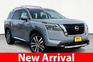 New 2025 Nissan Pathfinder Platinum image 1