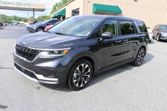 Used 2024 Kia Carnival EX image 1