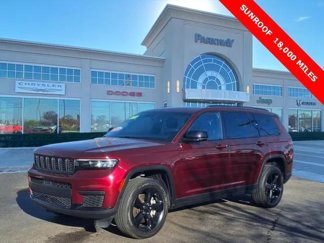 Certified 2023 Jeep Grand Cherokee L Laredo image 1