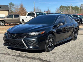 Used 2021 Toyota Camry SE image 1