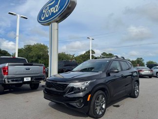 Used 2023 Kia Seltos S w/ Navigation Package image 1