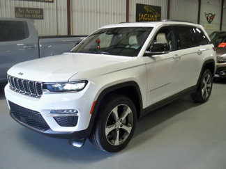Used 2023 Jeep Grand Cherokee Limited image 1