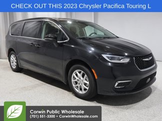 Used 2023 Chrysler Pacifica Touring-L image 1