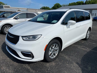 Used 2022 Chrysler Pacifica Touring image 1