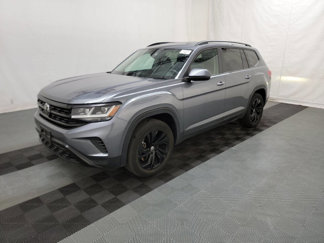 Used 2021 Volkswagen Atlas SE image 1