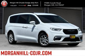Used 2022 Chrysler Pacifica Touring-L image 1