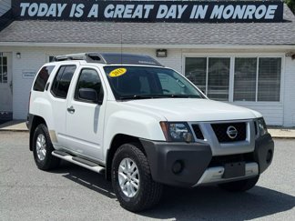 Used 2015 Nissan Xterra S image 1