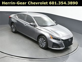 Used 2024 Nissan Altima 2.5 SV video 1