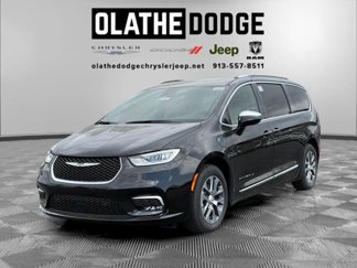 New 2025 Chrysler Pacifica Pinnacle image 1