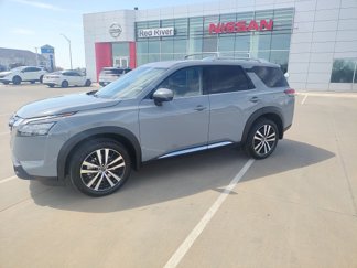 New 2025 Nissan Pathfinder Platinum image 1