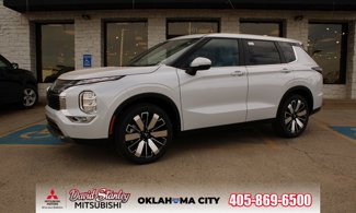 New 2025 Mitsubishi Outlander SE image 1