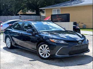 Used 2021 Toyota Camry LE image 1