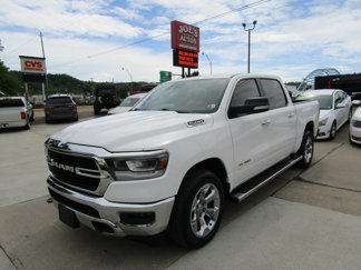 Used 2020 RAM 1500 4x4 Crew Cab image 1
