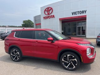 Used 2023 Mitsubishi Outlander SE image 1