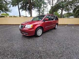 Used 2014 Chrysler Town & Country Touring image 1