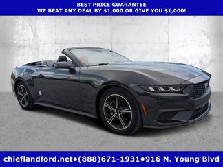 Certified 2024 Ford Mustang Convertible image 1