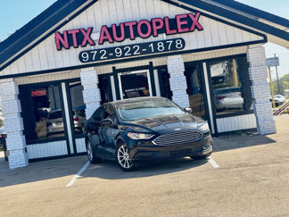 Used 2017 Ford Fusion SE image 1