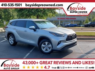 Used 2024 Toyota Highlander LE image 1