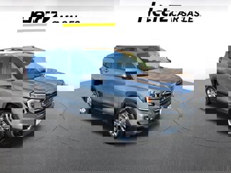 Used 2024 GMC Terrain SLT image 1