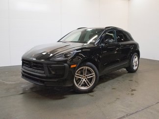 Certified 2025 Porsche Macan image 1