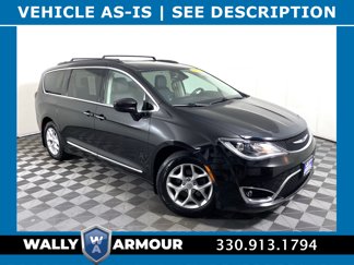 Used 2017 Chrysler Pacifica Touring-L w/ Tire & Wheel Group image 1