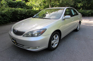 Used 2004 Toyota Camry SE image 1