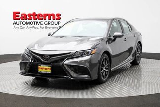 Used 2024 Toyota Camry SE image 1