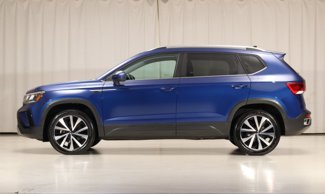 Used 2022 Volkswagen Taos SE image 1